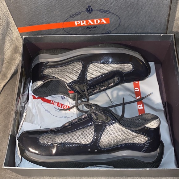 Pradas in mint condition, worth more now. Size 36 is 5.5Y in U.S. - Picture 9 of 11